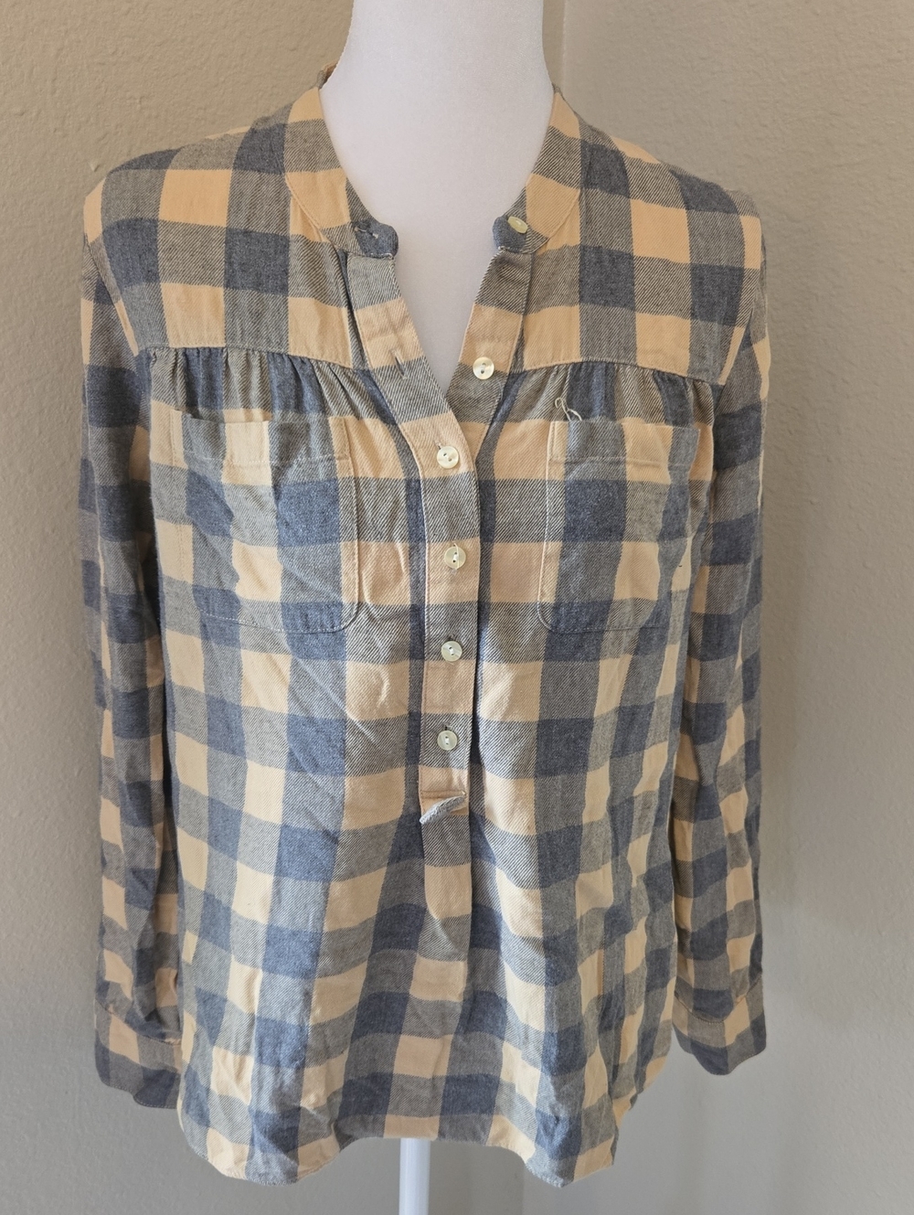 100%cotton Plaid Button-Front Top